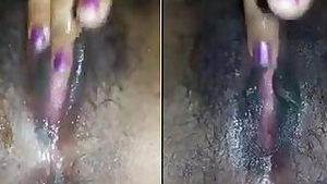 Desi whore wife fingering and squirting