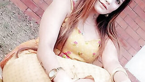 pk cute model show sexy boob s
