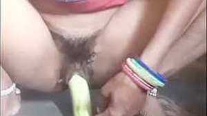 Desi housewife has sex with her boss in the office