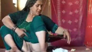 Mature Pakistani woman gets fucked by her younger lover