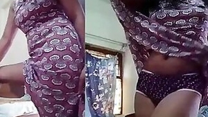 Desi hottie teasing by strip dens on XXX webcam exposing her pussy tits