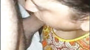 Hot Paki Wife gives Blowjob Vdo