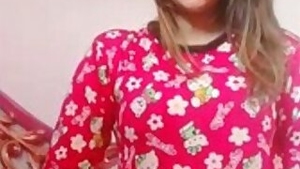 Cute webcam girl loves getting NAUGHTY