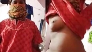 Telugu wifey showing off her chubby body and it's hot