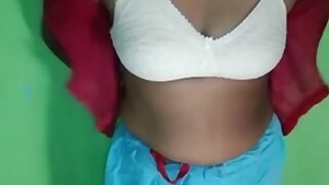 Horny Desi Milf Fingering For Her Lover Film...