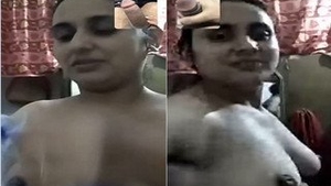 Indian Bhabhi's video call turns into a tit-focused showcase