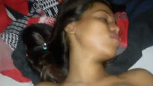 Horny Indian girl gives oral and gets fucked in a steamy video