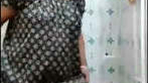 Bhabhi strips down to nothing in live chat show