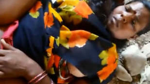 A customer's intimate encounter with a Desi courtesan