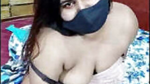 Sexy Girl Shruti Khurana Boob Showing on Live