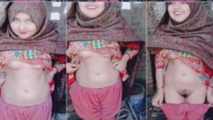 Pakistani teen flaunts her unshaven vagina in front of the camera