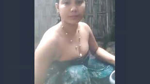 Watch a sexy Indian bhabhi take a bath in the nude
