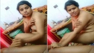 Tamil Bhabhi's private nude photoshoot