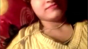 Desi auntie indulges in nude selfies for your pleasure