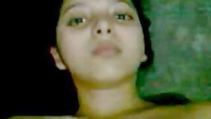 Desi indian girl showing her nude before bath