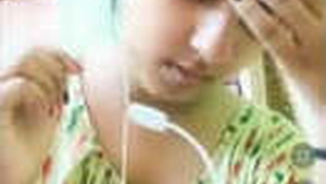 Ruhi reveals her nakedness in a private session