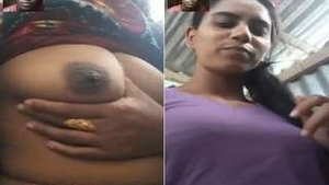 Indian babe flaunts her breasts on video call