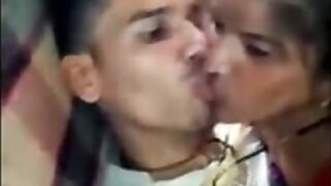 Desi young boy fucking aunty