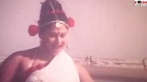 DESI AUNTY BATHING AND DANCING LIKE A WHORE