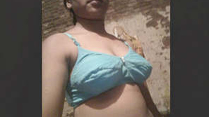 Indian girl in part 2 of her nude video