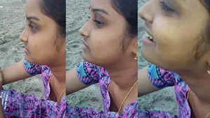 Desi aunty's bra on display while sunbathing