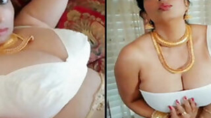 National XXX outfit of Desi woman is set to help her lure hubby into sex
