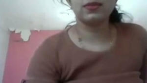 Hairy Indian girl from Mumbai goes nude in solo video