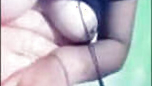 Desi indian Girl Showing On Video Call Clips