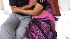 Beautiful Tamil Bhabhi Making Sex With her Lover