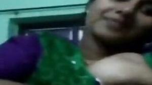 Banares bhabhi showing boobs on whatsapp