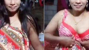 Desi female sees no problems with XXX posing and sex boob flashing