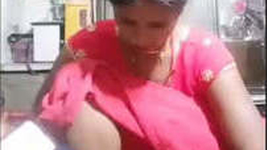 Bhabhi flaunts her pussy for her fans