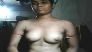 Desi girl takes nude selfies in the village