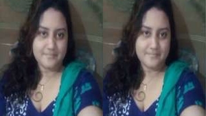 Boudi's exclusive video featuring her naked body and intimate parts