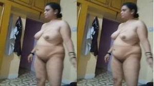 Desi bhabhi in exclusive video changing her clothes