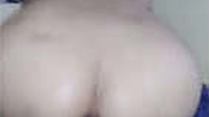 Desi wife enjoys anal sex in video