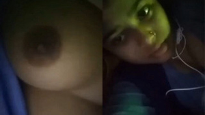 Indian amateur girl flaunts her boobs in exclusive video