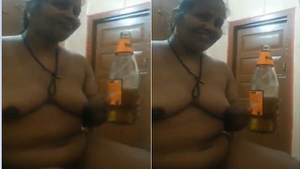 Exclusive nude video of a desi amateur