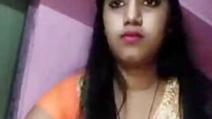 Indian aunty is so kind that shares naked with online viewers