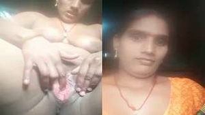 Horny Bhabhi flaunts her naked body in exclusive video
